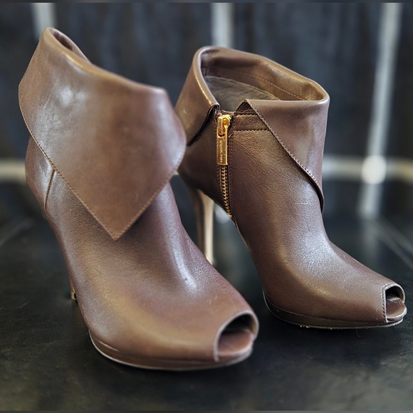 Michael Kors Kendra opened toe heeled ankle boot booties dark chocolate brown - Picture 2 of 7